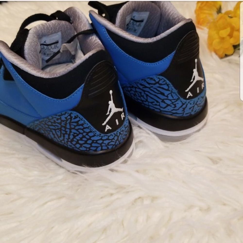 AUTHENTIC AIR JORDAN 3 RETRO (GS) - Picture 6 of 7